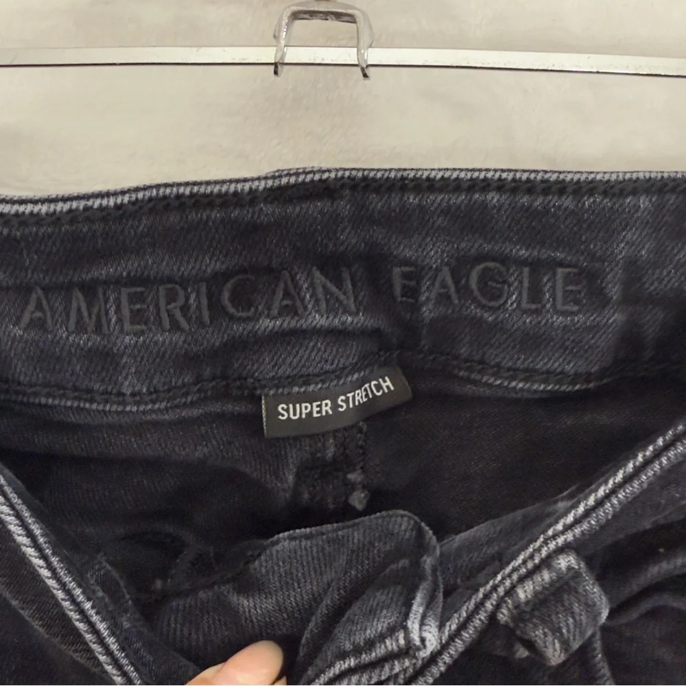 American Eagle Hi Rise Jeggings Black‎ Distressed Raw Hem Pockets Grunge Emo 4 - Picture 3 of 7